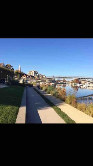 Bel Appart Au Bord De L'Eau Proche Gare Avec Wifi Auxerre Kültér fotó