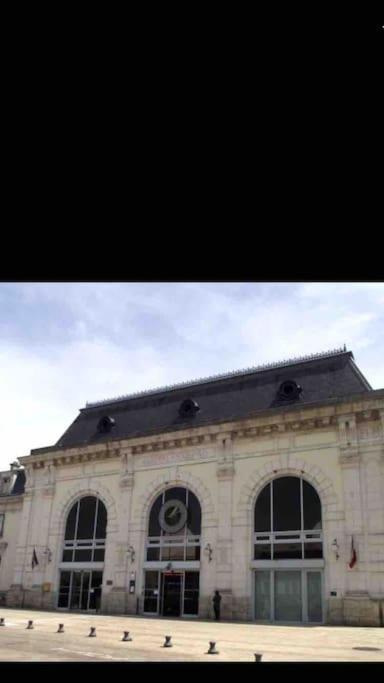 Bel Appart Au Bord De L'Eau Proche Gare Avec Wifi Auxerre Kültér fotó