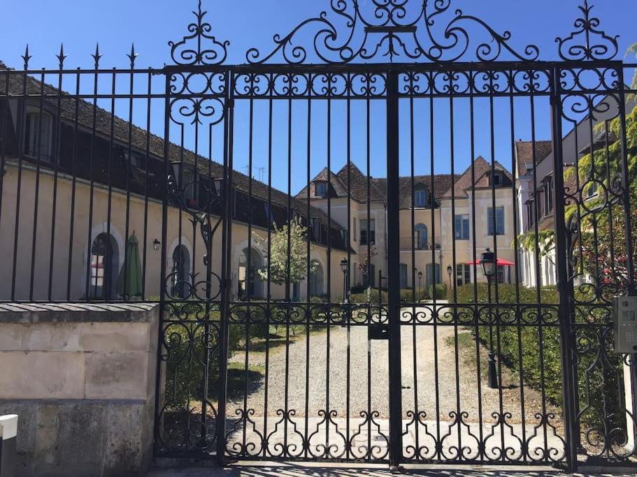 Bel Appart Au Bord De L'Eau Proche Gare Avec Wifi Auxerre Kültér fotó